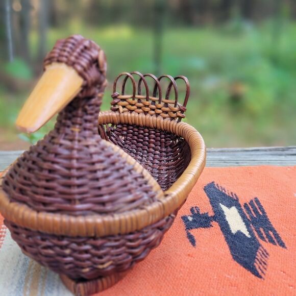 Vintage Wicker Duck Goose w Wood Beak Woven Rattan  Basket Napkin Tray 9" MINT - Picture 9 of 16